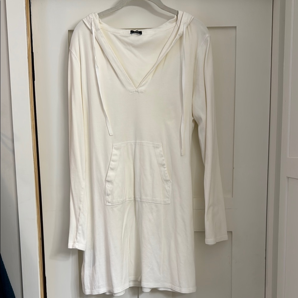 ⭐️White Hooded Long Sleeve Tunic⭐️